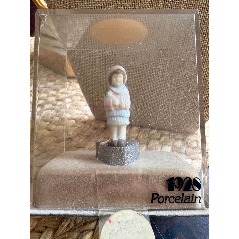 New Vintage 1928 Jewelry Hand-Painted Porcelain Mini Stickpin Figurine in Case